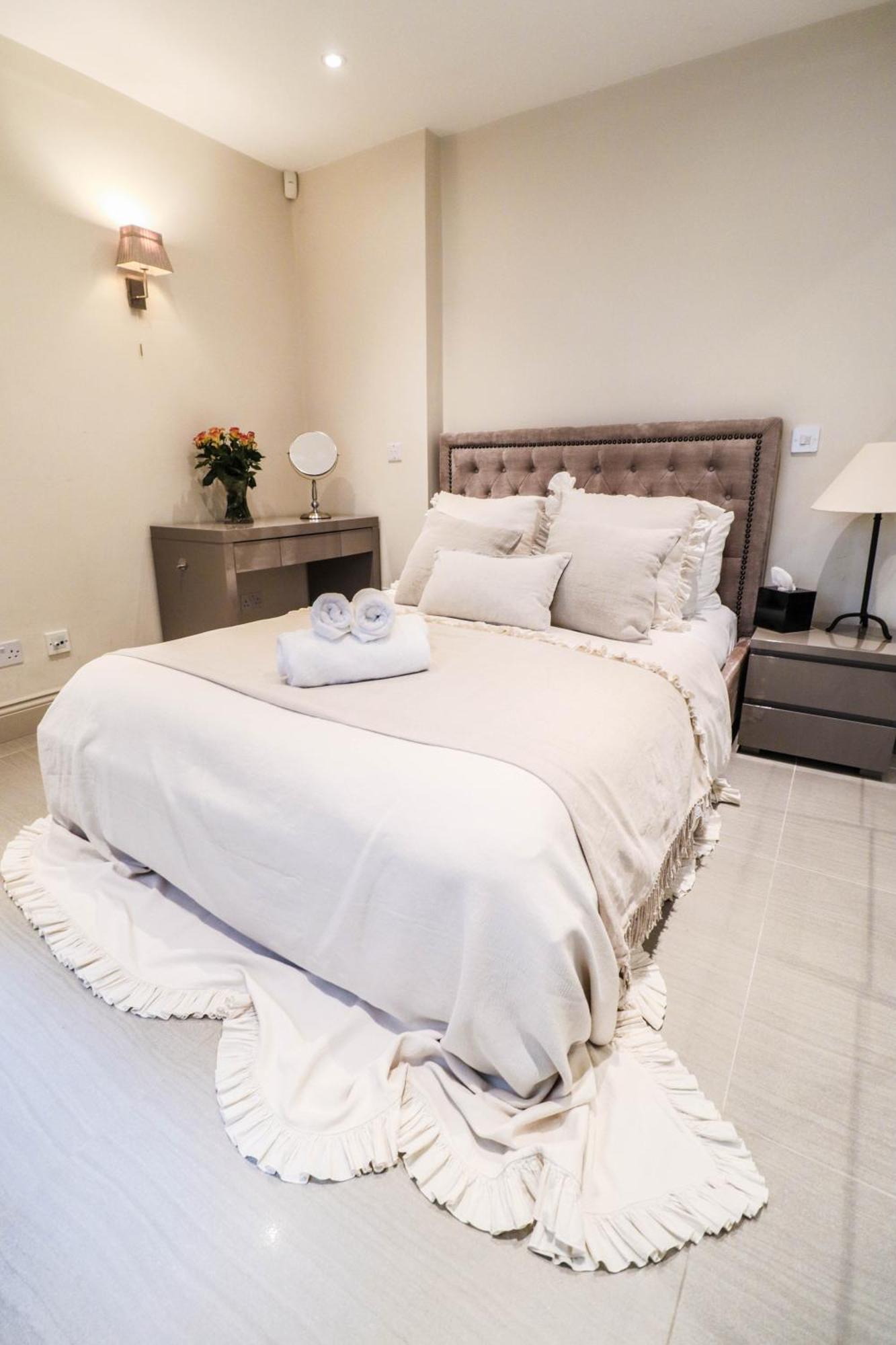 Elegant One-bedroom! Kensington Flat With Patio Appartement *