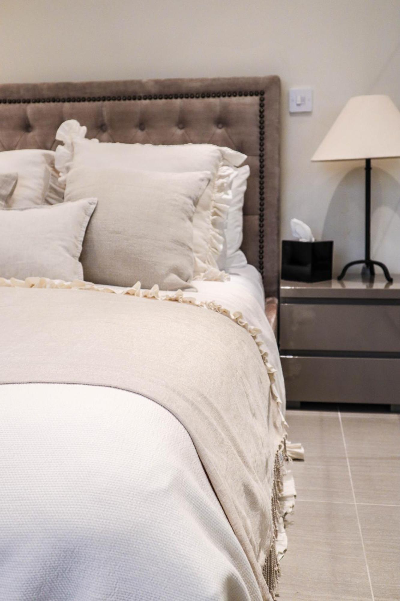 Elegant One-bedroom! Kensington Flat With Patio Appartement