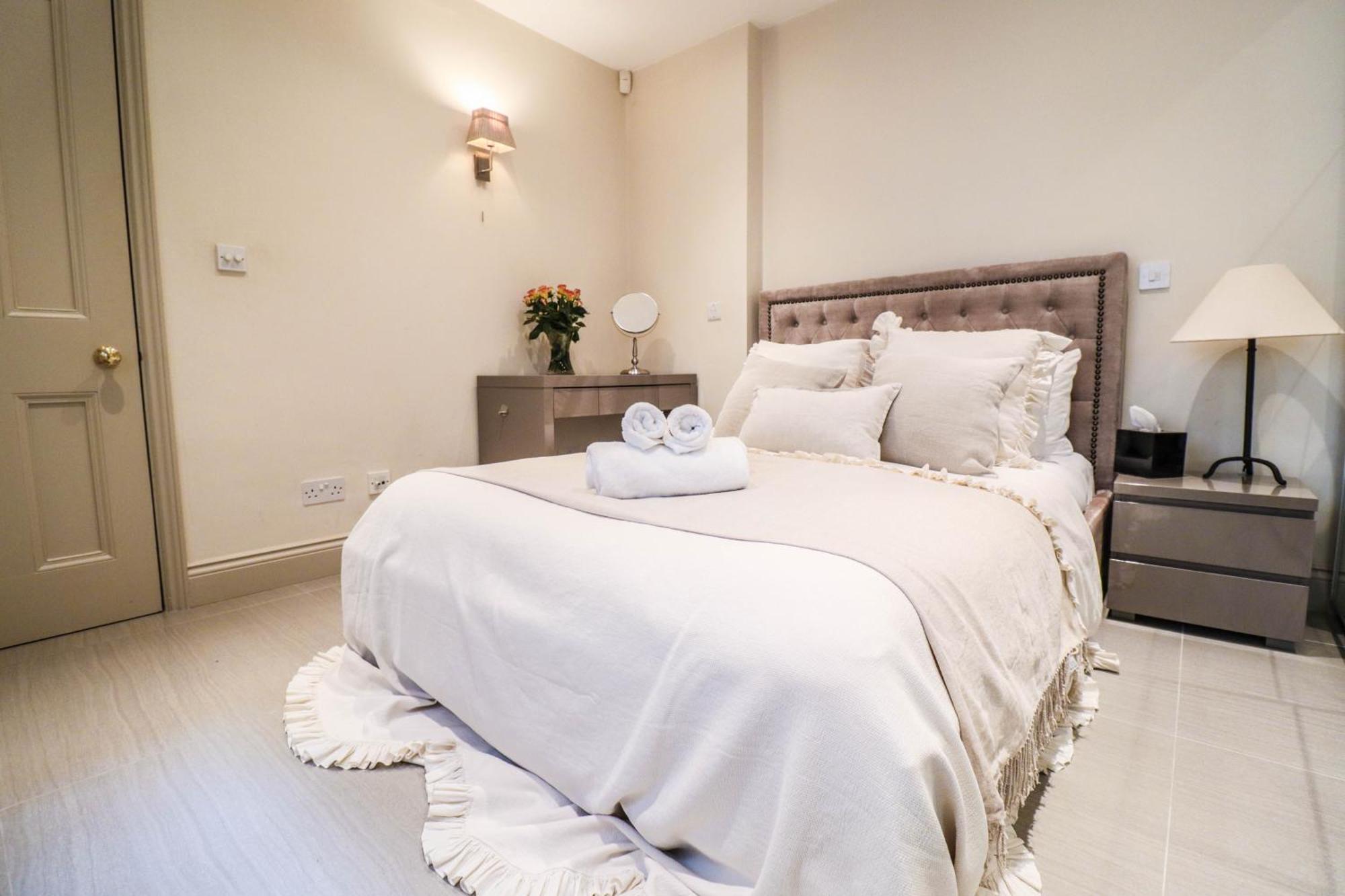 Elegant One-bedroom! Kensington Flat With Patio Apartamento *